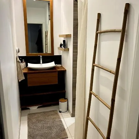 Quarto em Acomodações Particulares Belle Cosy, Proche Centre-ville Et Gare *